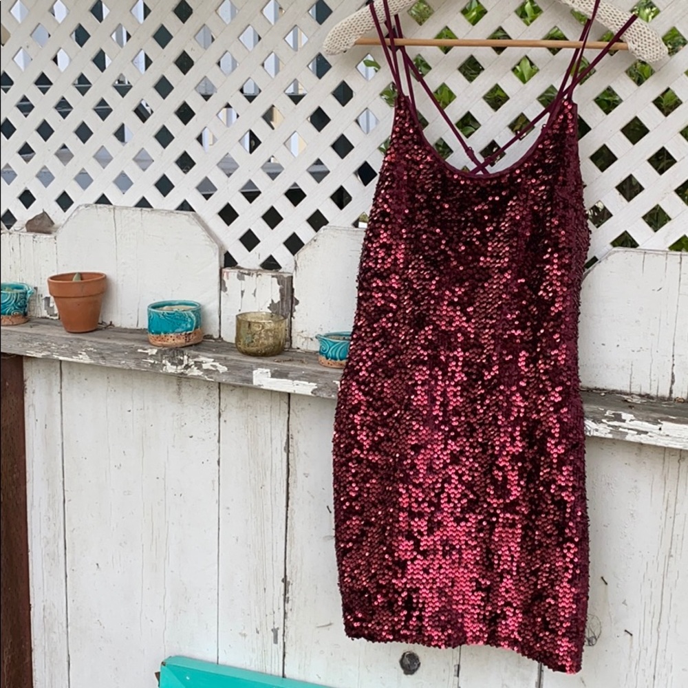 Black Swan maroon sequin mini